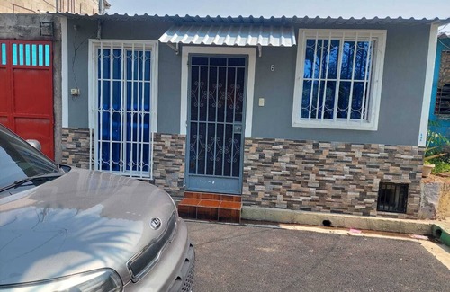 Santa Ana House | Yanira´s House