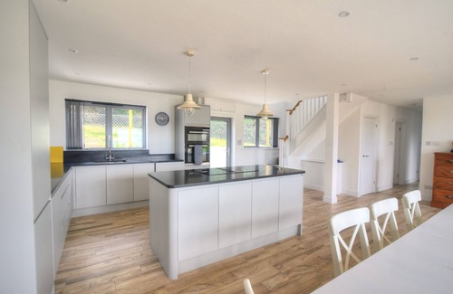 Charmouth House | YARROW, pet friendly, country holiday cottage in Charmouth