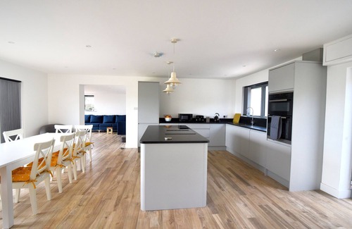 Charmouth House | YARROW, pet friendly, country holiday cottage in Charmouth