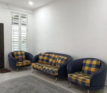 Kampung Masjid Haji Long House | Yasmeen Homestay Kijal Nenas 2