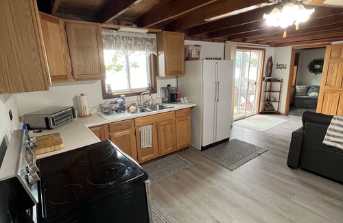 Wellesley Island Cottage | YEAR ROUND Lake of the Isles Waterfront Cottage & boat dock!