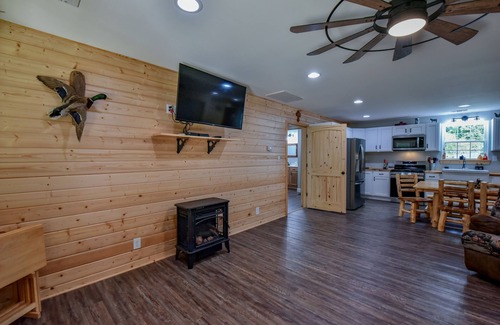Goodsprings Cabin | Yellow Creek Cabin- A Country Getaway