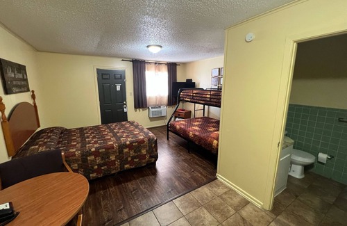 Murfreesboro Hotel | Yellow Diamond Inn