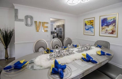 Hinesville House | Yellow Door Lodge!