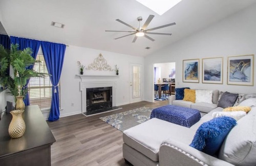Hinesville House | Yellow Door Lodge!