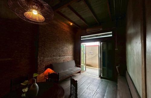 Khao San Apartment | Yellow House