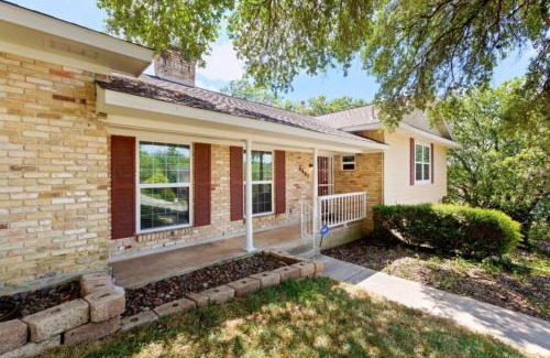 Medical Center District House | Yellow Stone: Chef's Kitchen, Patio & Location