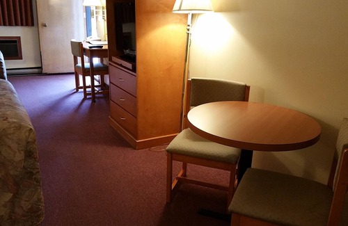 Valemount Hotel | Yellowhead Motel