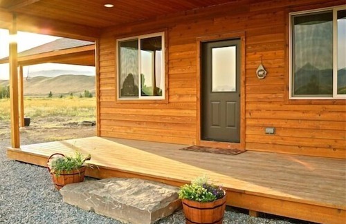 Emigrant Cabin | Yellowstone Cabin on the River with Private Acre Pond, Five Miles from Chico