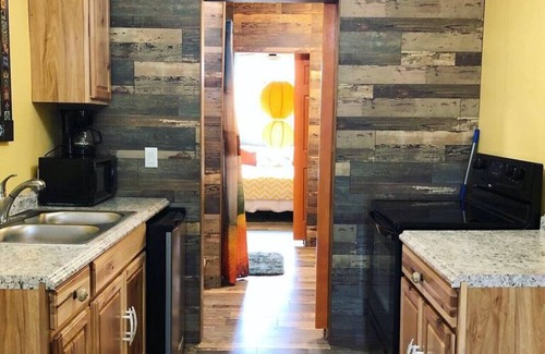 Palisades House | Yellowstone Tiny house- Valley Village