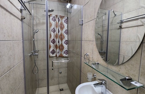 Teshie Bed & Breakfast | Yenas nest