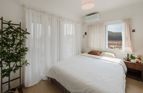 Suwon House | Yeongheungdo Stay Noc Pool Villa
