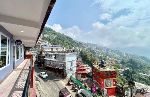 Darjeeling Bed & Breakfast | Yepplo's King Size Suite Room with Mountain View
