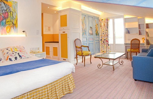 Chateaubernard Hotel | Yeuse