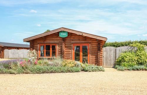 Castle Bytham House | Yew Lodge