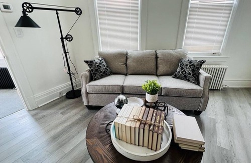 Bloomfield House | 💛 Yew Villa 💛 Cozy 2 BR Central Location