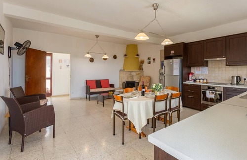 Latchi Villa | Yiangos House - Three Bedroom Villa, Sleeps 7