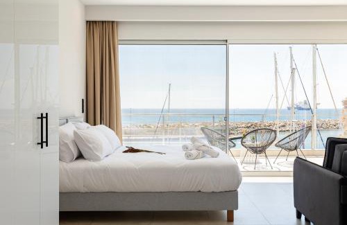 Kalamata Marina Apartment | Yin & Yang Studio, Marina Hideout in Kalamata (B3)