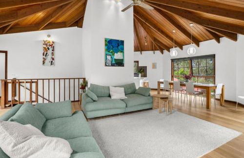 Aireys Inlet House | Yirrip House Nestled on the edge of National Park
