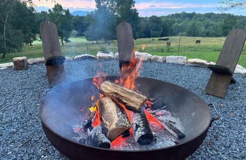 Cleveland House | Yonah View King Beds - Wine Country Bliss