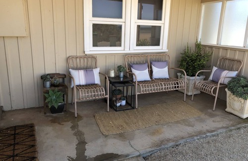 Clinton House | Yoolamardy Terrace - quiet seaside getaway