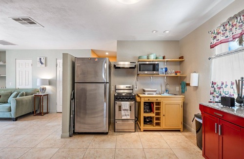 Racquet Club West Apartment | Yorba Casita