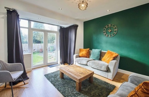 Heworth House | York City House- Close to Town Centre with Free Parking