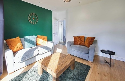 Heworth House | York City House- Close to Town Centre with Free Parking