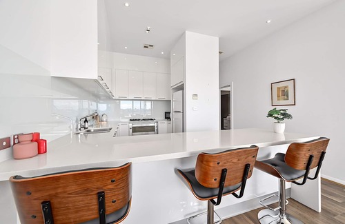George Town Apartment | York Cove Apartment
