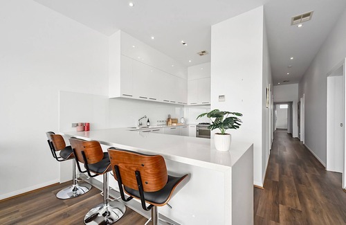 George Town Apartment | York Cove Apartment