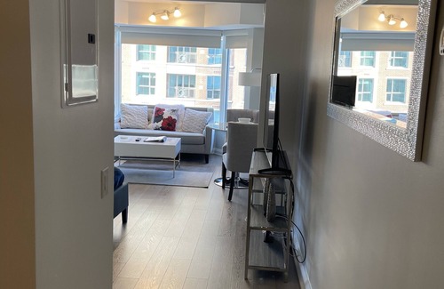 Bloor-Yorkville Apartment | Yorkville Plaza