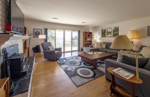 Mariposa House | Yosemite Mountain Top Retreat Hilltop Manor Pool Spa
