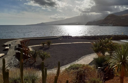Tabaiba Apartment | You and the Ocean . 2 bedroom apartment with unique sea view in Tabaiba