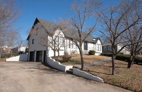 New Castle House | You private luxury Oasis away from home