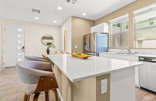 Summerlin South House | Youdids Luxury modern style townhouse in Summerlin