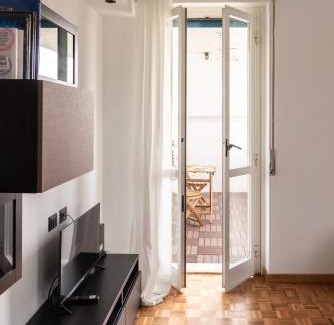 QT8 Apartment | Youhosty- Terragni 31