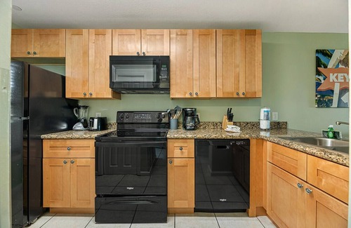 New Town Condo | Your 2025 Labor Day Week Getaway in Paradise . Coconut Mallory, Key West.
