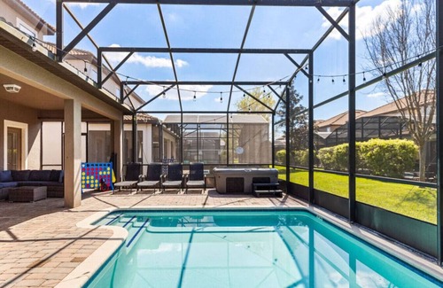 Davenport House | Your Adventure HQ Theme Retreat 9 Bed Private Pool