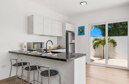 Rancho House | Your Aruba Escape with Private Pool, BBQ, Rooftop & minutes from Eagle Beach