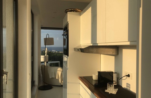 Jupiter Apartment | Your beachfront home!