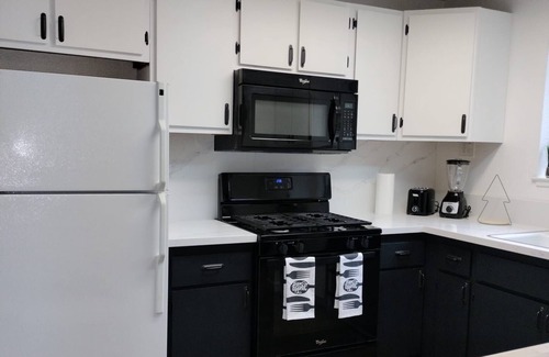 Auburn House | Your casita in Auburn 2bedroom 1bath cozy house pet friendly.