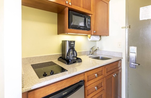Waikiki House | Your Dream Waikiki Vacation Steps to Surf, Sand, and Sizzle