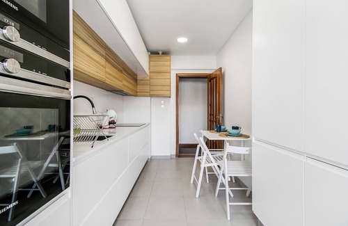 Oeiras Apartment | Your holiday home near Carcavelos beach!