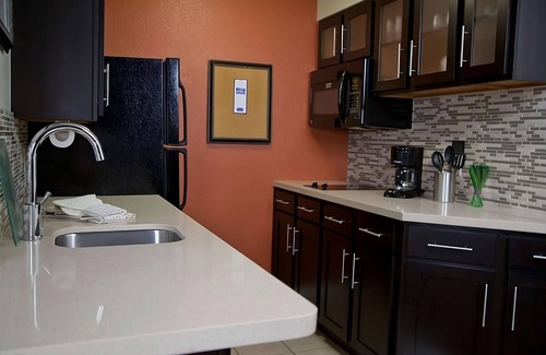 San Bruno Resort | Your Home Away From Home! Onsite Pool, Free Breakfast, Parking