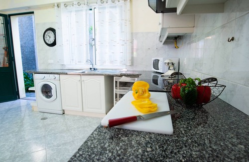 Imaculado Coracao de Maria Villa | Your home away from home - a large villa with garden - 5 mins from town center