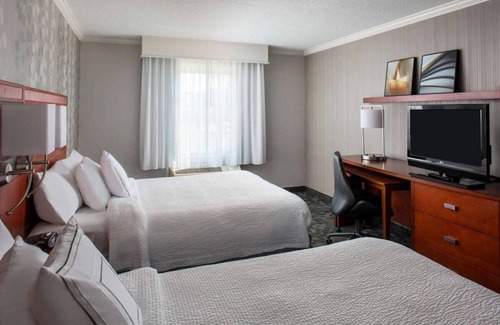 South Lowell Hotel | Your Home Away From Home! 2 Modern Units, Near Swanson Meadows Golf Course