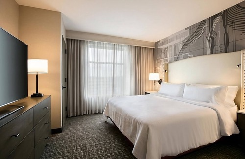 Berkeley Heights Hotel | Your Home Away from Home in Florida! Indoor Pool, Free Breakfast, Pets Allowed!