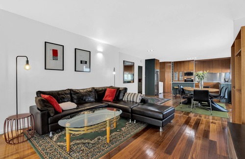 Yarraville House | Your Melbourne House large family home in the heart of Yarraville Village.