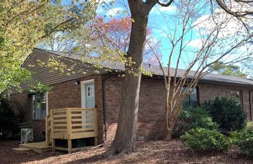 Caine Woods House | Your own OC Suite with Pool - Blocks to the Beach