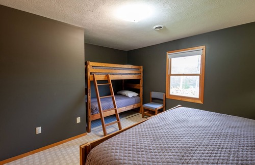 Republic Cabin | Your own private lake with lodge! Sleeps 24 people. Lots of parking.